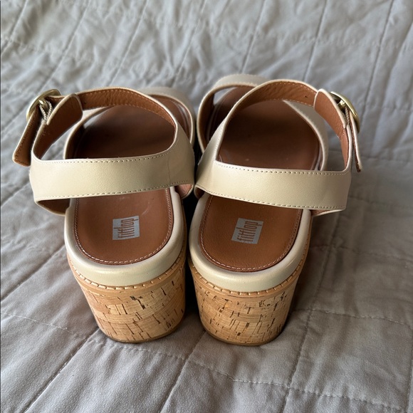 Fitflop Cream Wedge Sandals Like-New - Picture 4 of 8